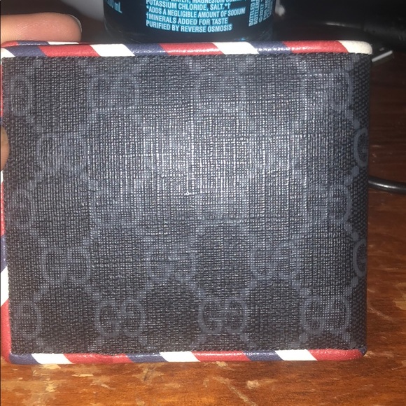 Gucci wallet - Picture 2 of 3